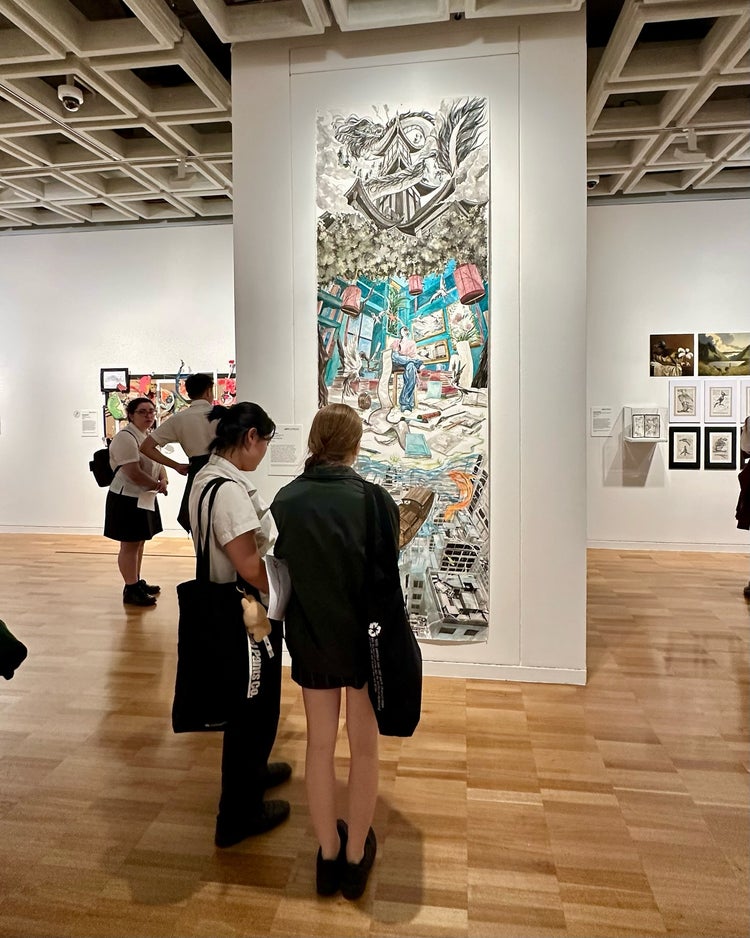 students at a gallery